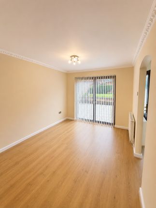 23 Bryn Isaf, Llanelli photo 5