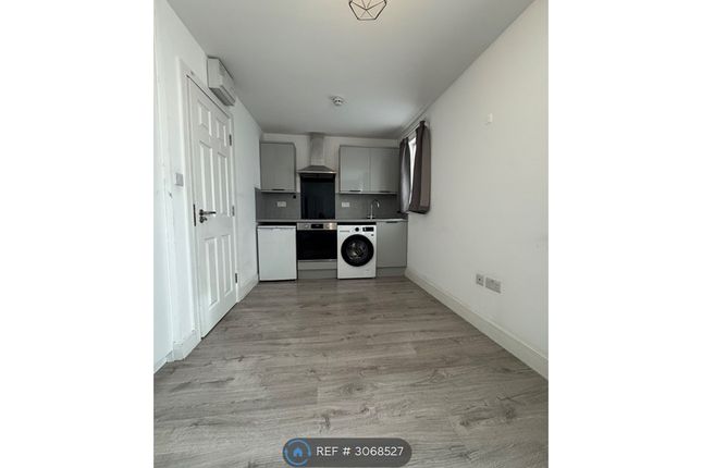Winsford Terrace, Great Cambridge Road, London photo 2