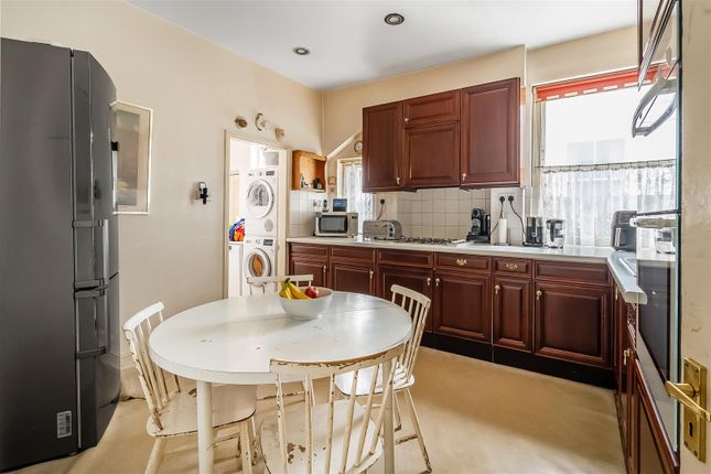 52, Sherwood Park Road, Sutton photo 4