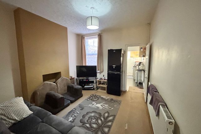 48, Maynard Road, Leicester photo 3