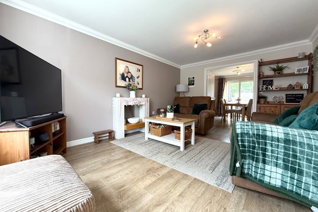 29 Glas Y Gors, Aberdare photo 2