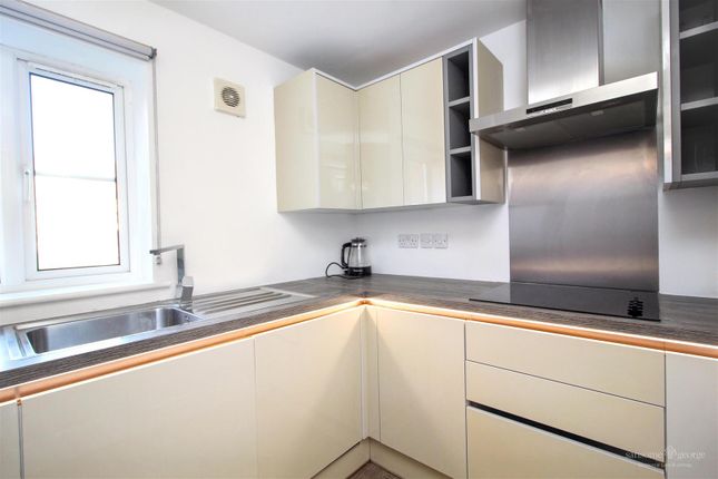 Flat 9, Charnwood House, Rembrandt Way, Reading photo 4