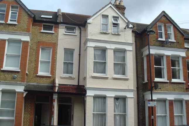 Flat to rent in Kenwyn Road, London