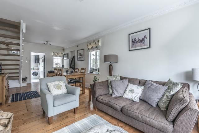Pine Cottage, 9, Brockenhurst Road, Ascot photo 4