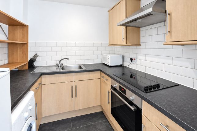 49, Linwood Close, London photo 3