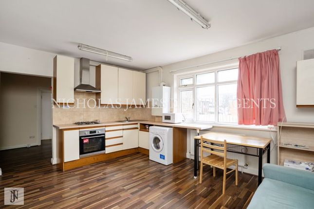 Thumbnail Flat to rent in Seven Sisters Road, Manor House, London