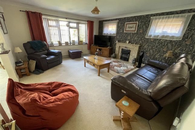 44, Beechwood Drive, Crewkerne photo 2