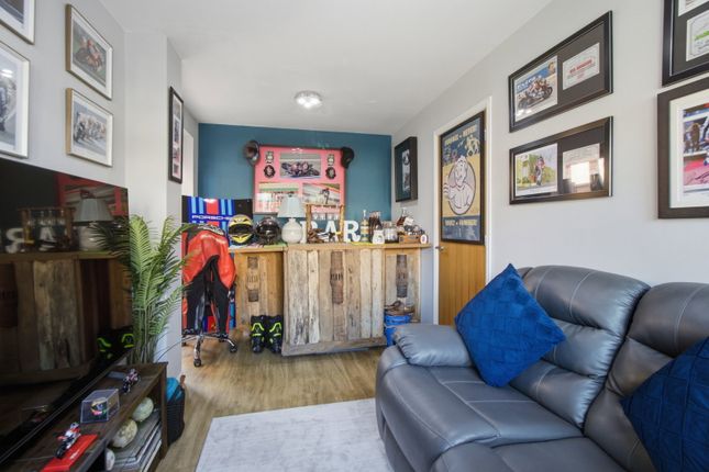 22, Coopers Way, Newent photo 4