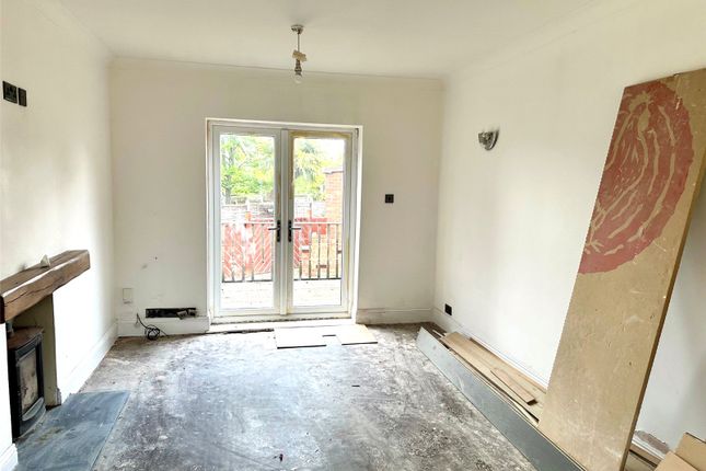 12, Flanshaw Road, West Yorkshire photo 2