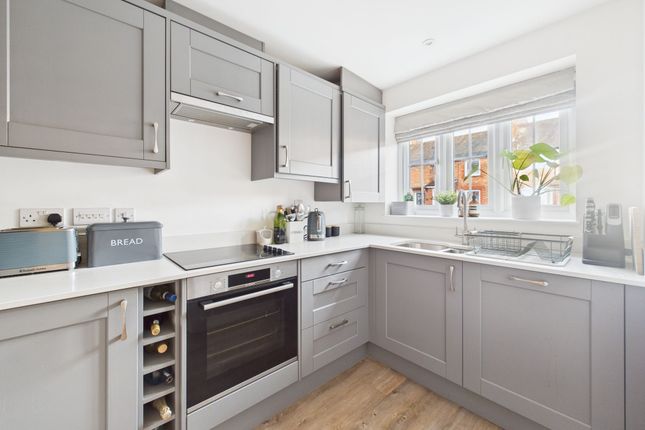 8b Pomfret Road, Towcester photo 4