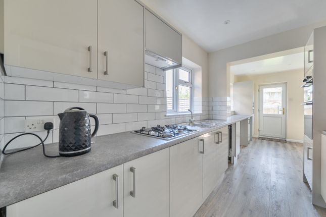 71, Elmes Drive, Southampton photo 3