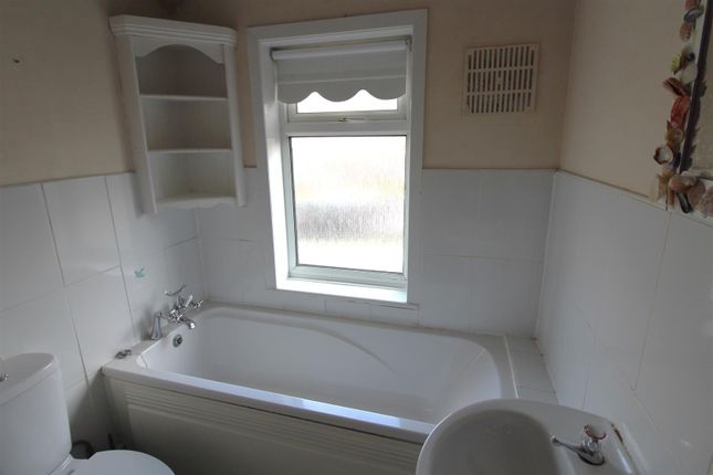 Bathroom.Jpg