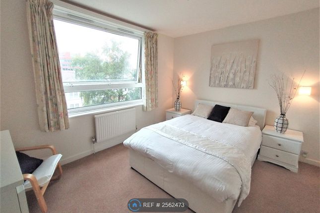 Flat, Napier Court Ranelagh Gardens, London photo 2