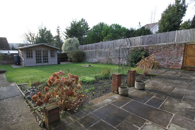 5, De Roos Road, Eastbourne photo 2