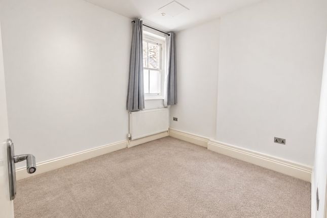 Flat 4, 29a - 31a, Golders Green Road, Golders Green photo 5