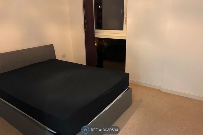 Flat, Gothenburg Court Bailey Street, London photo 2