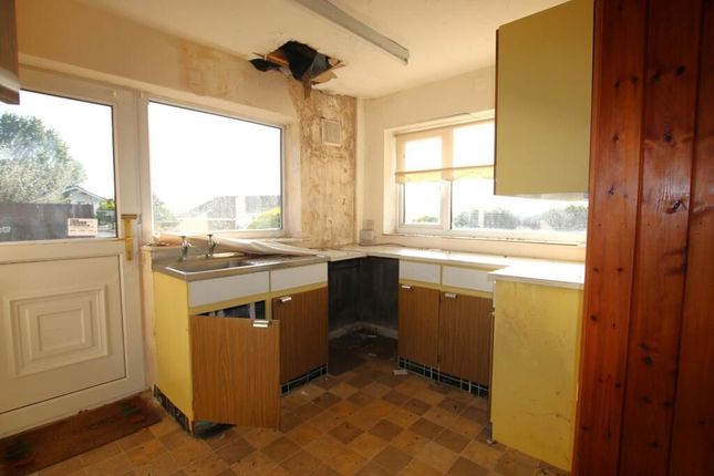3, Hollowhead Avenue, Blackburn photo 5
