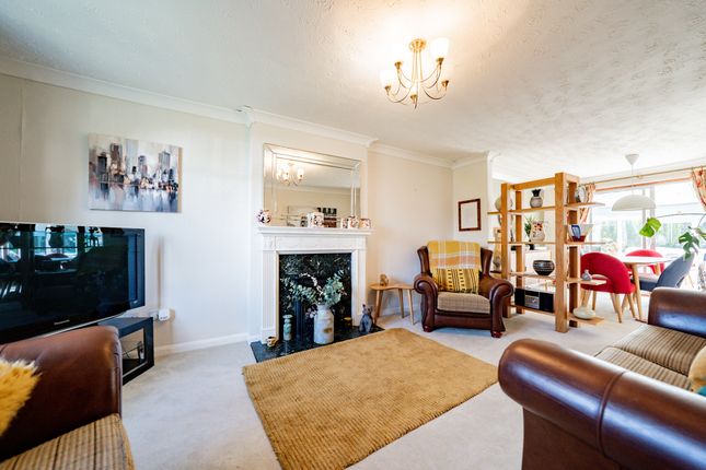 21 Sutherington Way, Leicester photo 4