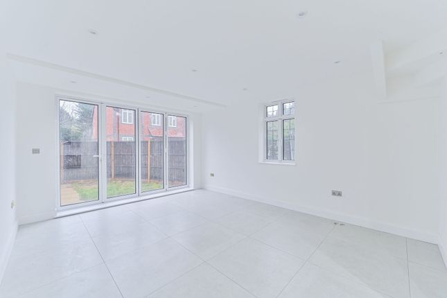 Kingswood Way, Sanderstead photo 2