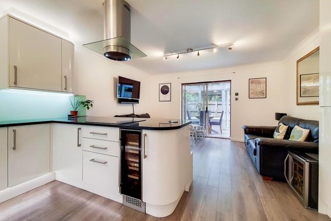 Thumbnail Terraced house for sale in Eleanor Close, London