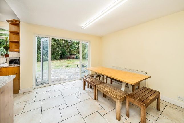 25, Carlton Close, Edgware photo 4