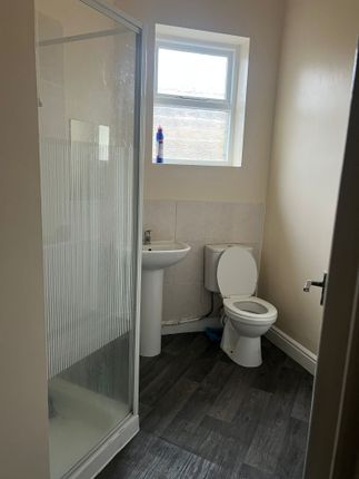 19, Crescent Road, Huddersfield photo 2