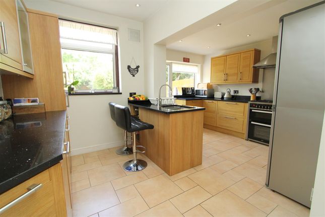 12, Tritton Avenue, Beddington photo 3
