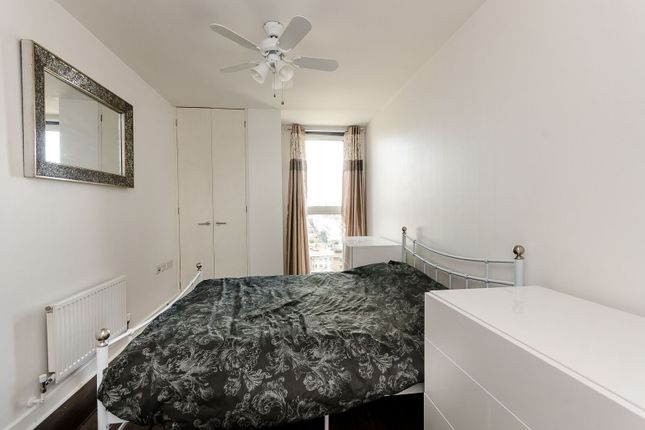 Grosvenor Waterside, Chelsea photo 4