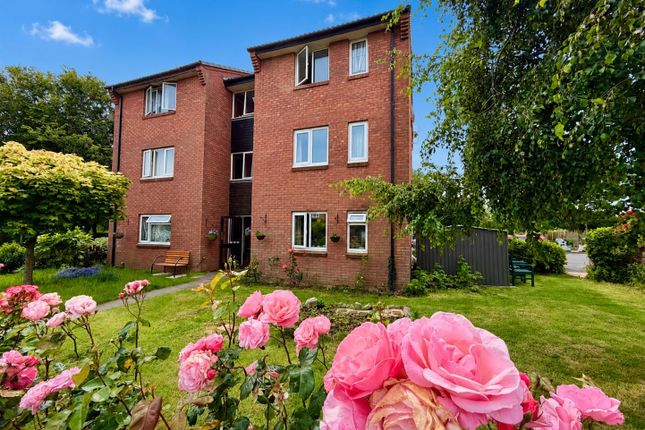 Studio flat on 27, Carice Gardens, Clevedon, £99,995