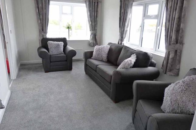 18, Warwick Drive, St. Austell photo 2