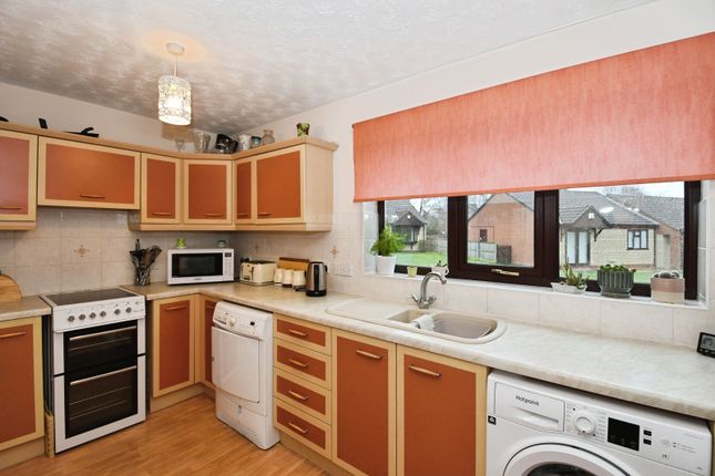 12, Meadowlake Close, Lincolnshire photo 2