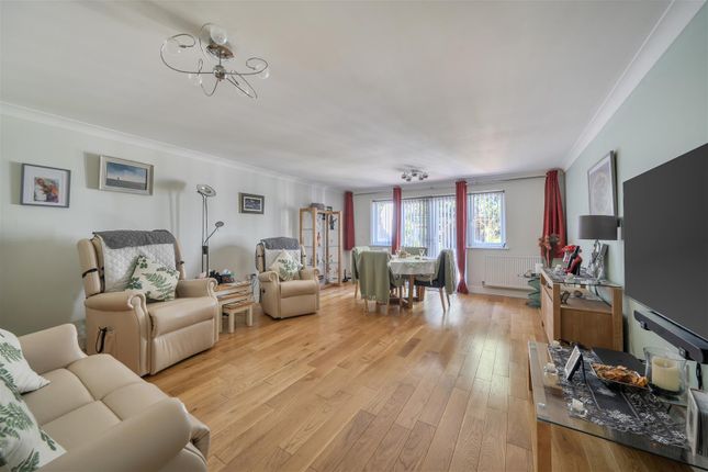 Lavina Cottage, 20, Moorlands Road, Camberley photo 3
