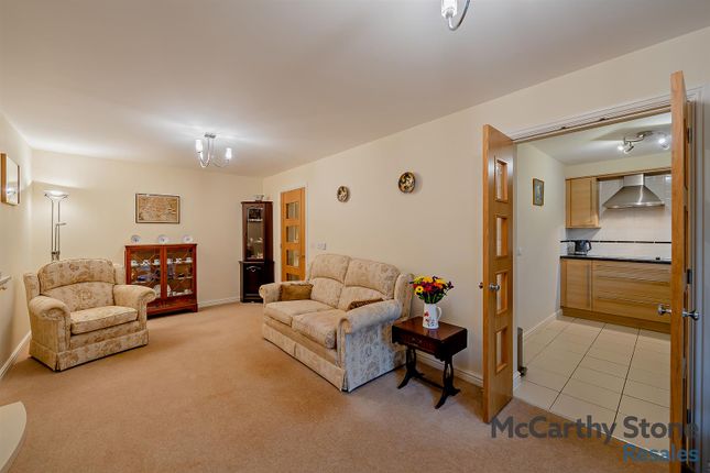 2 Ellisfields Court, Mount Street, Taunton photo 4