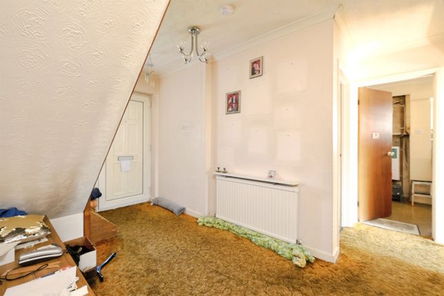 9, Langley Close, Caldicot photo 4