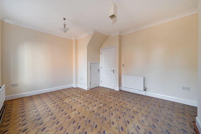 5 Tower Court,, Tower Hill, Oxfordshire photo 4