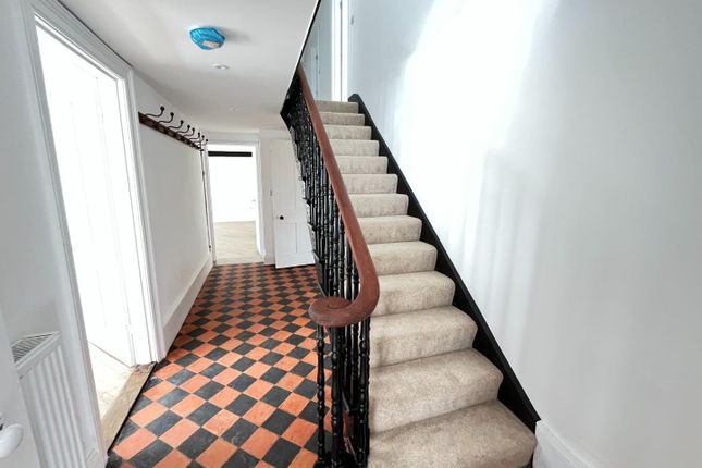 Entrance Hallway.Jpeg