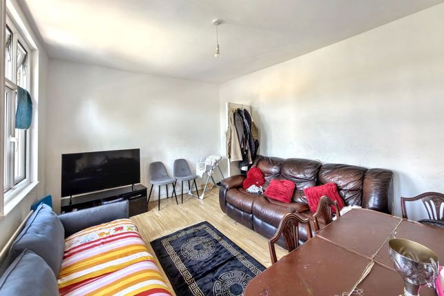 63, Warner Road, London photo 4