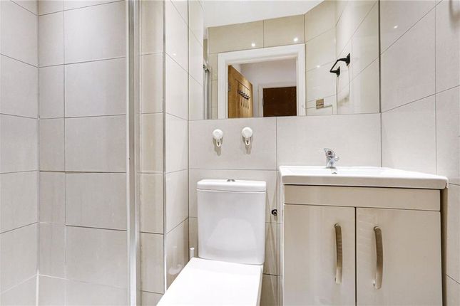 230, Nell Gwynn House, London photo 5