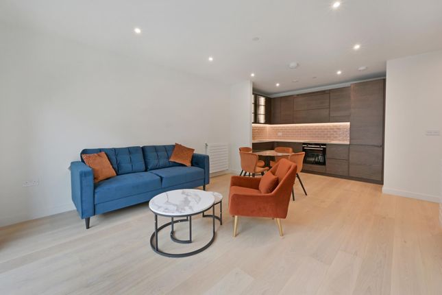 Flat to rent in Mill Building, Riverscape, London