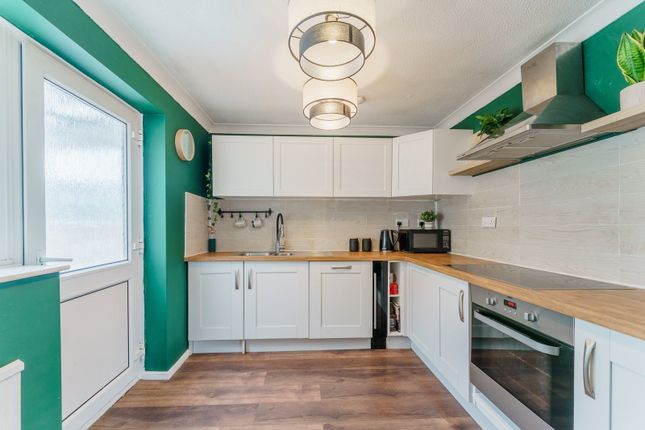 71, Willow Rise, Selby photo 2