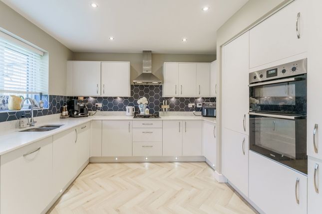13, Franks Close, Howden photo 5