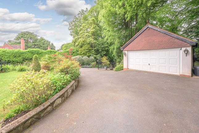 45, Wollescote Road, Stourbridge photo 2