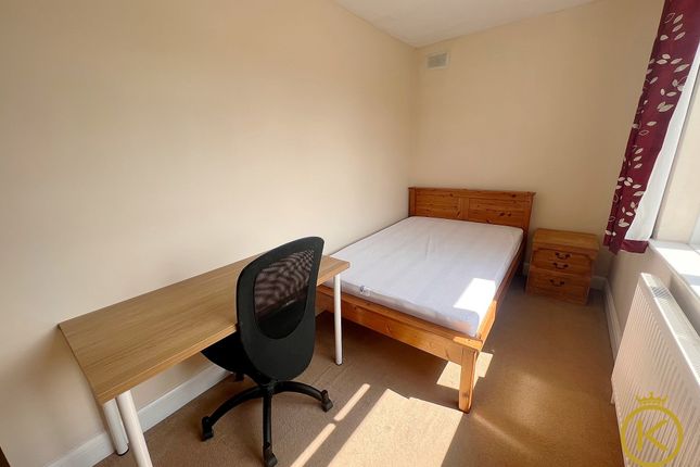 95, Aldershot Road, Guildford photo 2