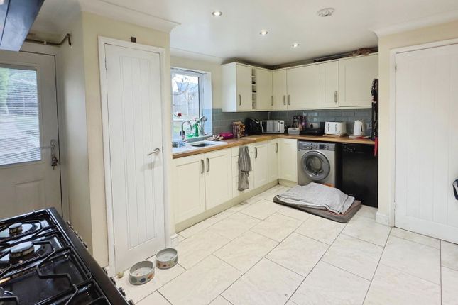 122, Kenilworth Drive, Ilkeston photo 4