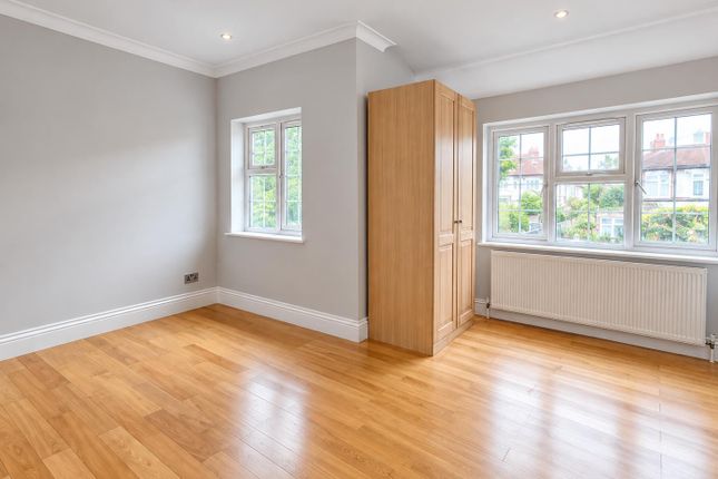 11, Neeld Crescent, Hendon photo 3