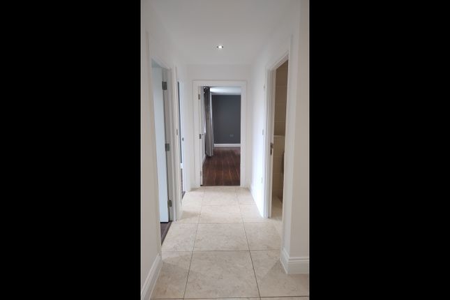 7, Davis House, London photo 5