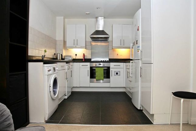 Flat to rent in Coppermill Heights, London