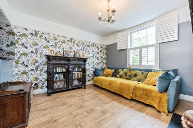 61, High Street, Dunstable photo 3