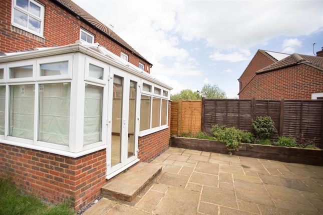 27 Spruce Road, Aylesbury photo 4