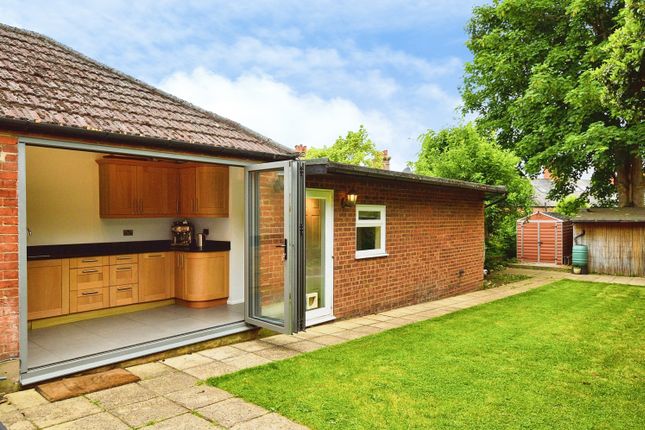 20, Cornwall Road, St Albans photo 2